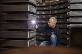 Jesper Brølling jest gwarantem udokumentowanej jakości